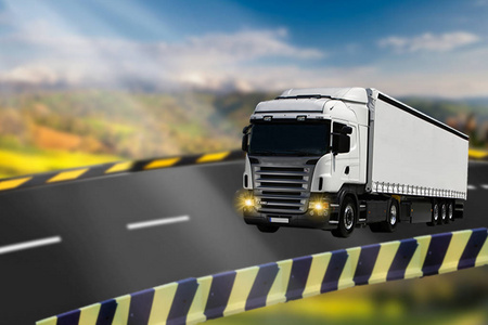 公路货物运输中的卡车集装箱